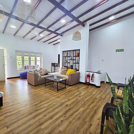 Galle Face Terrace Hostel By Tourlux Colombo Ngoại thất bức ảnh