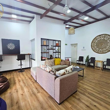 Galle Face Terrace Hostel By Tourlux Colombo Ngoại thất bức ảnh